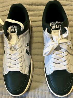 Converse Mens Low-Top Sneakers in White and Dark Green